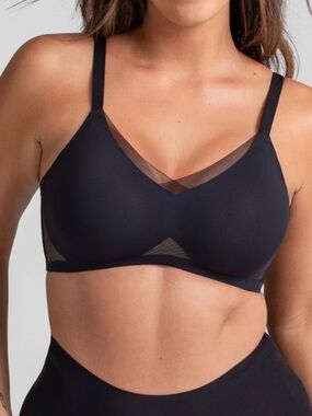 Honeylove 42C/D crossover bra wireless 0468 support comfort mesh trim detail